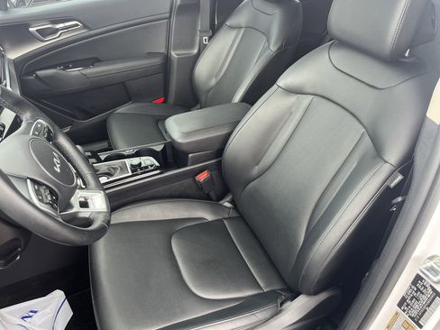 Used 2025 Kia Sportage EX w/ Premium Package image 14