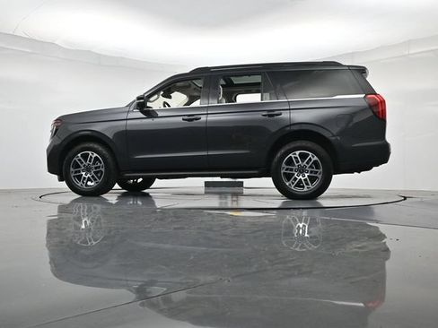 Certified 2025 Ford Expedition Active AWD/4WD image 42