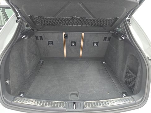 Used 2019 Porsche Macan image 12