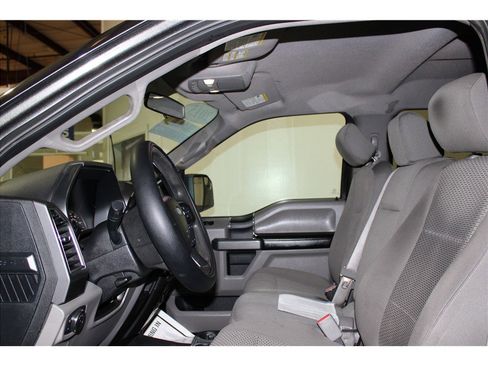Used 2015 Ford F150 XLT image 10