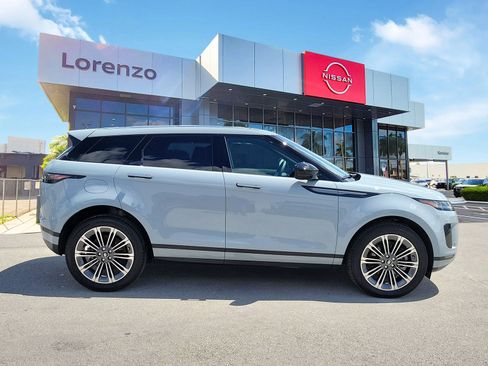 Used 2026 Land Rover Range Rover Evoque S AWD/4WD image 4