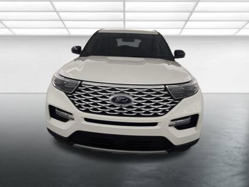 Used 2023 Ford Explorer Platinum w/ Premium Technology Package image 3