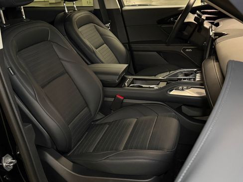 New 2026 Lincoln Nautilus Reserve w/ Jet Appearance Package AWD/4WD image 11