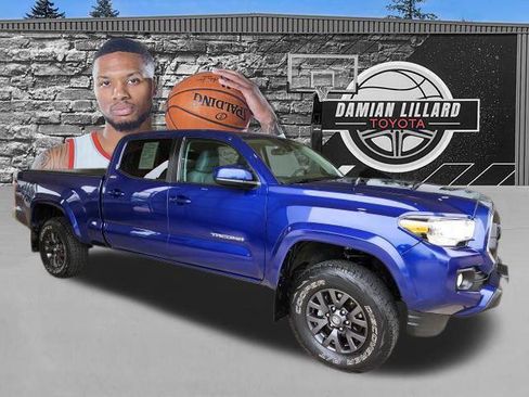 Certified 2022 Toyota Tacoma SR5 AWD/4WD image 1