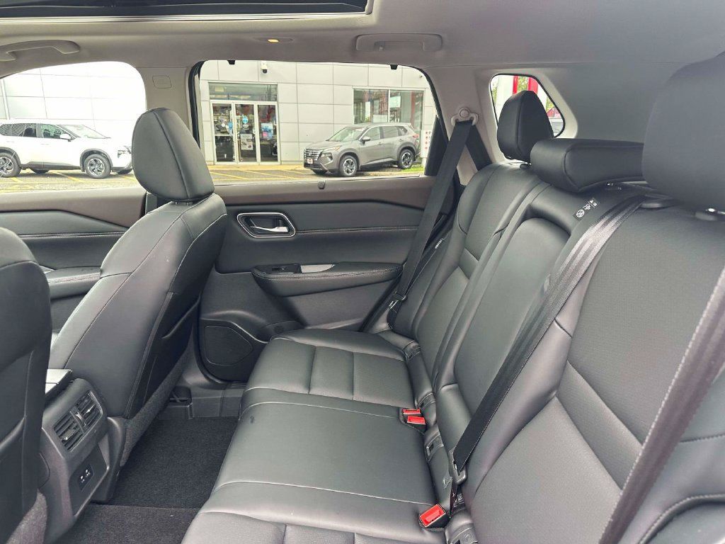 Used 2021 Nissan Rogue SV w/ Premium Package AWD/4WD image 10
