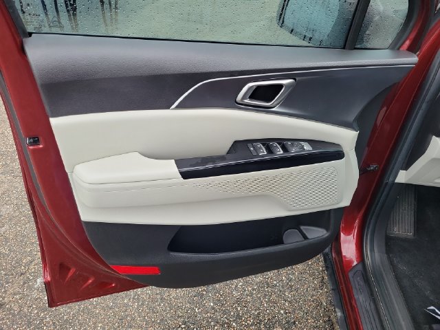 Used 2024 Kia Carnival LX FWD image 15