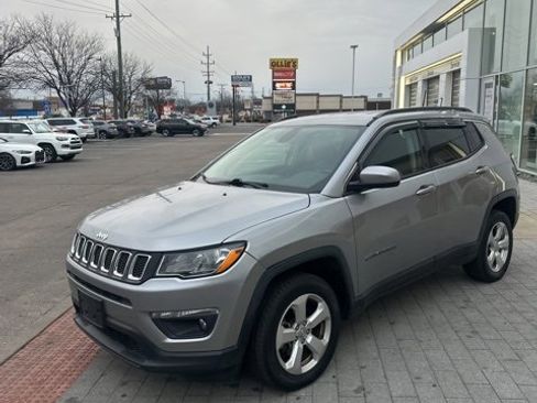 Used 2018 Jeep Compass Latitude w/ Popular Equipment Group image 19
