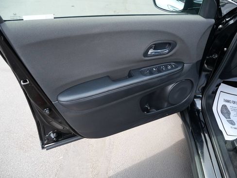 Used 2019 Honda HR-V LX image 14