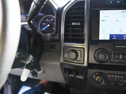 Used 2022 Ford F350 XLT w/ XLT Value Package image 29