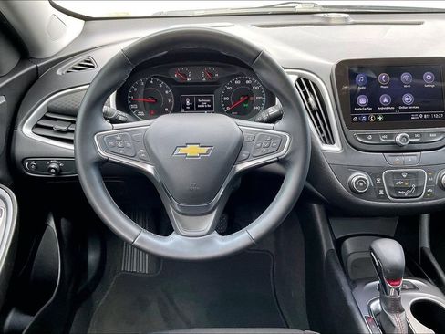 Used 2024 Chevrolet Malibu RS FWD image 8