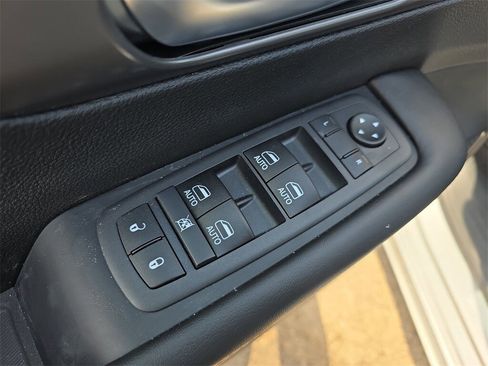 New 2026 Chrysler Pacifica Select image 29