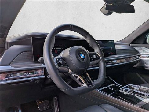 Used 2023 BMW 760i xDrive w/ Executive Package AWD/4WD image 8