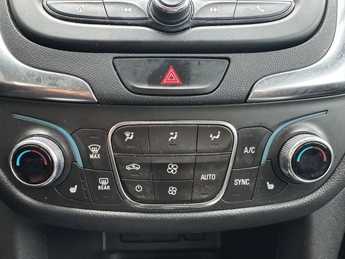 Used 2021 Chevrolet Equinox LT image 6