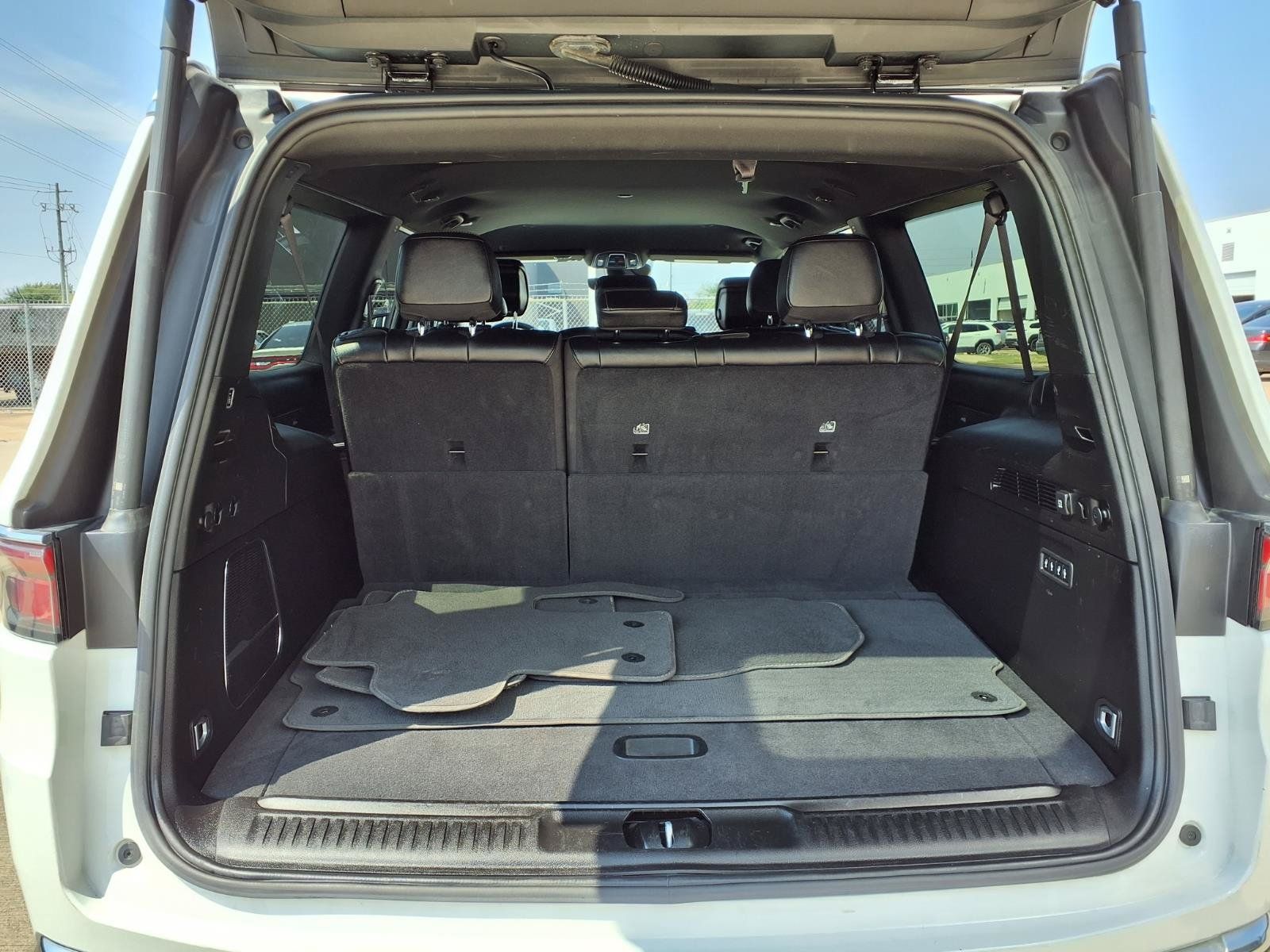 Used 2024 Jeep Wagoneer L Series II RWD image 21