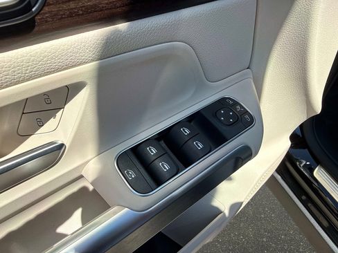 New 2026 Mercedes-Benz GLB 250 4MATIC image 18