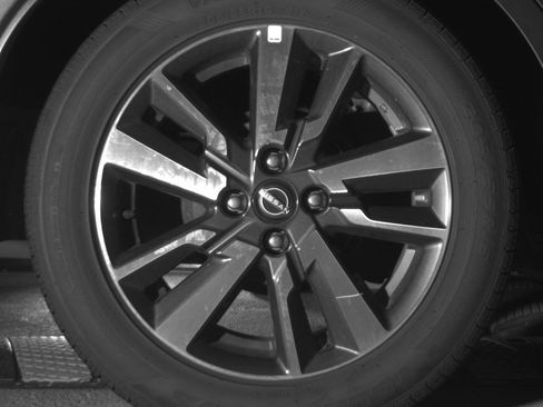 Used 2025 Nissan Versa SV image 15