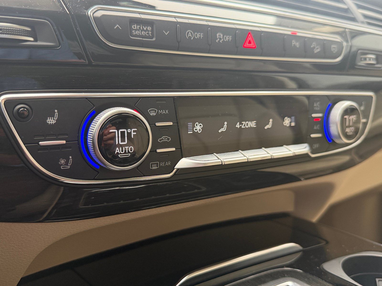 Used 2019 Audi Q7 3.0T Premium Plus w/ Premium Plus Package AWD/4WD image 16