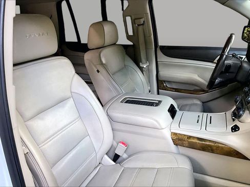 Used 2017 GMC Yukon Denali w/ Open Road Package RWD image 9