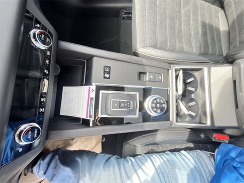 New 2025 Mitsubishi Outlander SE image 20