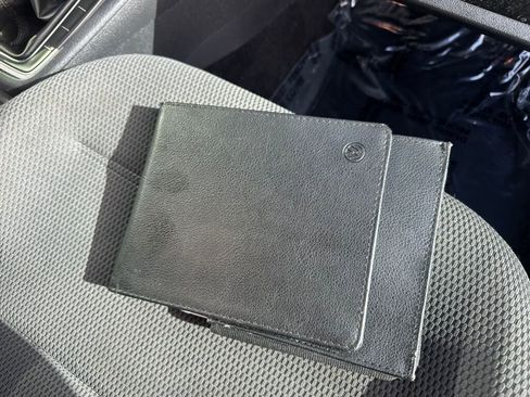 Used 2015 Volkswagen Golf Launch Edition image 11