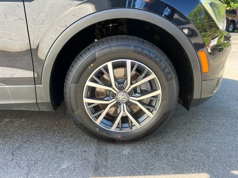 Used 2019 Volkswagen Tiguan SE w/ Panoramic Sunroof Package AWD/4WD image 28