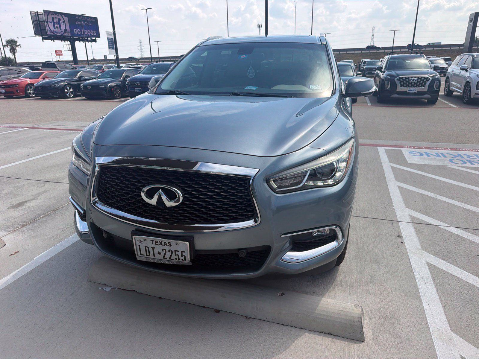 Used 2018 INFINITI QX60 FWD w/ Premium Plus Package image 2