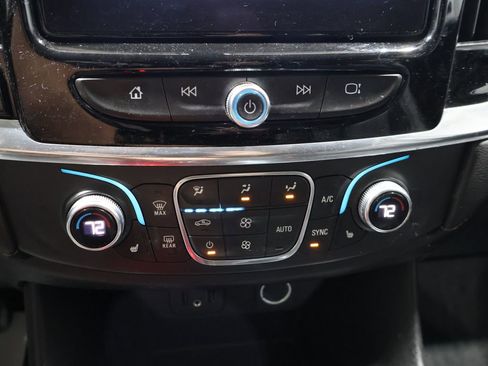 Used 2019 Chevrolet Traverse LT image 29