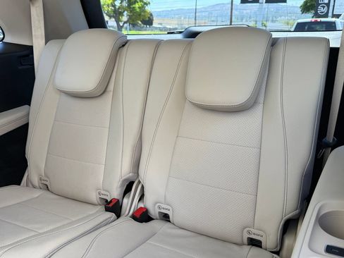 Used 2023 Mercedes-Benz GLS 450 4MATIC image 43