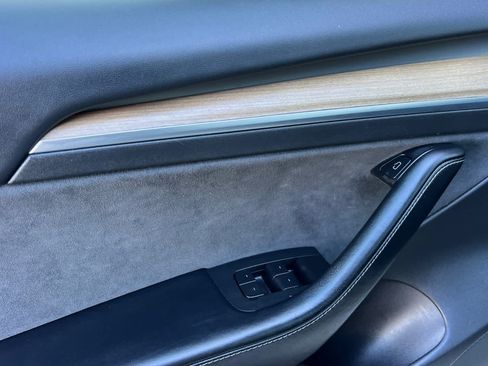 Used 2023 Tesla Model 3 Standard Range RWD image 12