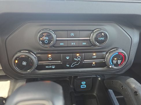 Used 2025 Ford Bronco Badlands AWD/4WD image 23