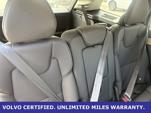 Certified 2025 Volvo XC90 B6 Plus image 34