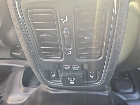 Used 2015 Jeep Grand Cherokee Overland AWD/4WD image 15