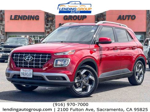 Used 2022 Hyundai Venue SEL FWD image 1