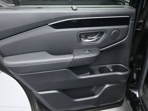 Used 2025 Honda Pilot EX-L image 22