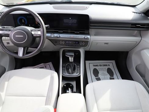 Used 2025 Hyundai Kona SEL image 21