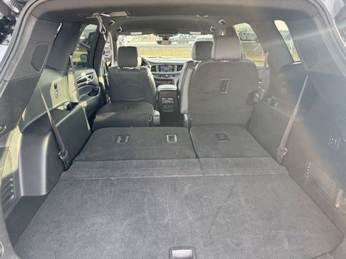 Used 2024 Buick Enclave Premium image 31