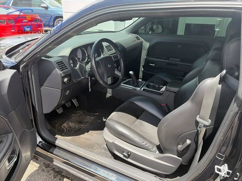 Used 2009 Dodge Challenger SRT8 RWD image 7