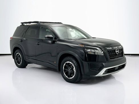 Used 2025 Nissan Pathfinder Rock Creek AWD/4WD image 3