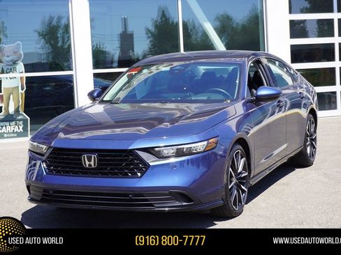 Used 2025 Honda Accord Touring image 1