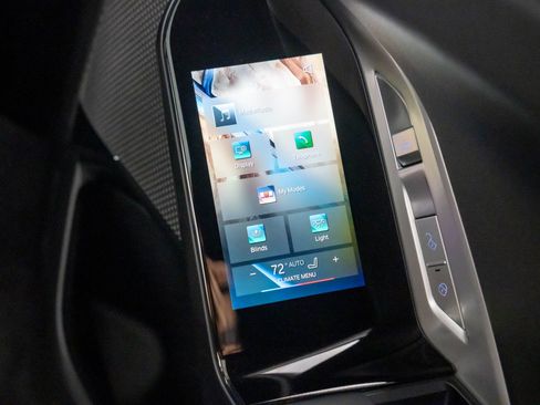 Used 2025 BMW 760i xDrive image 22