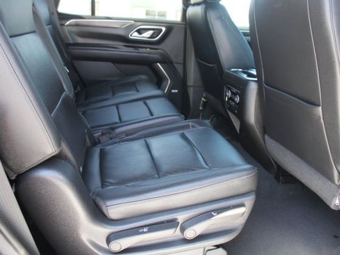 Used 2021 Chevrolet Tahoe LT w/ LT Signature Package RWD image 21