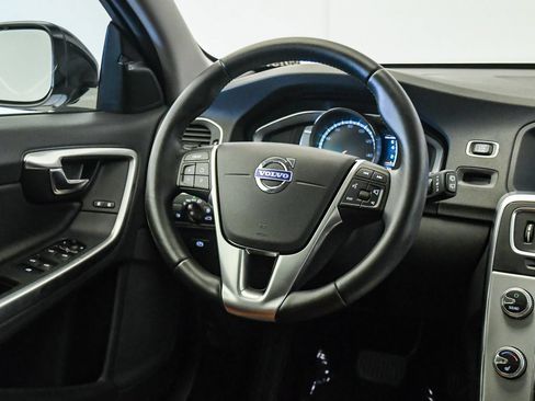 Used 2018 Volvo V60 T5 Cross Country AWD/4WD image 13