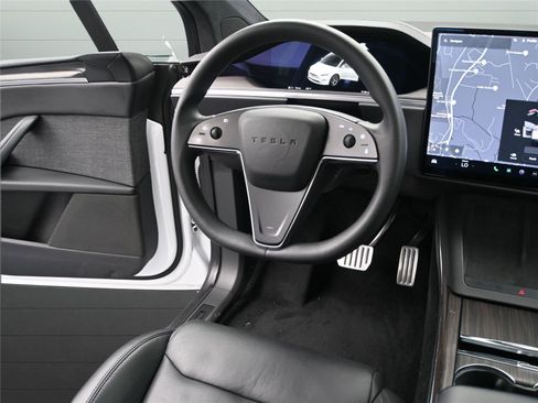 Used 2023 Tesla Model X image 14