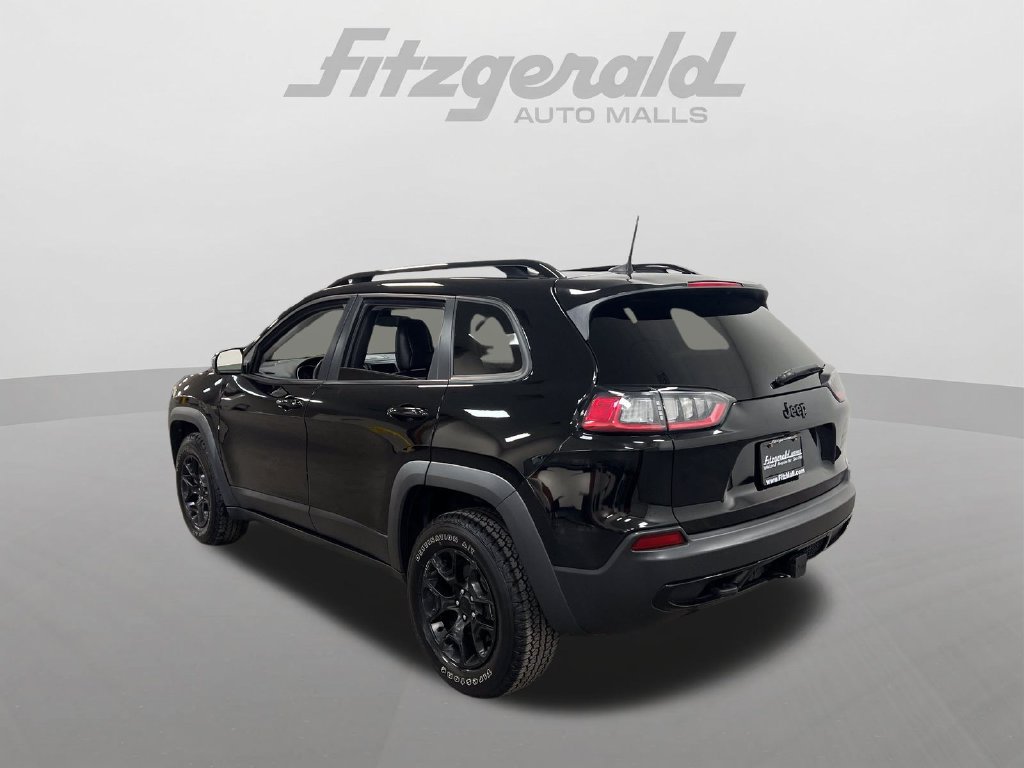 Used 2022 Jeep Cherokee Latitude w/ Sun & Sound Group AWD/4WD image 3
