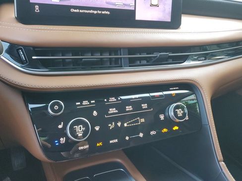 Used 2024 INFINITI QX60 Sensory AWD/4WD image 28
