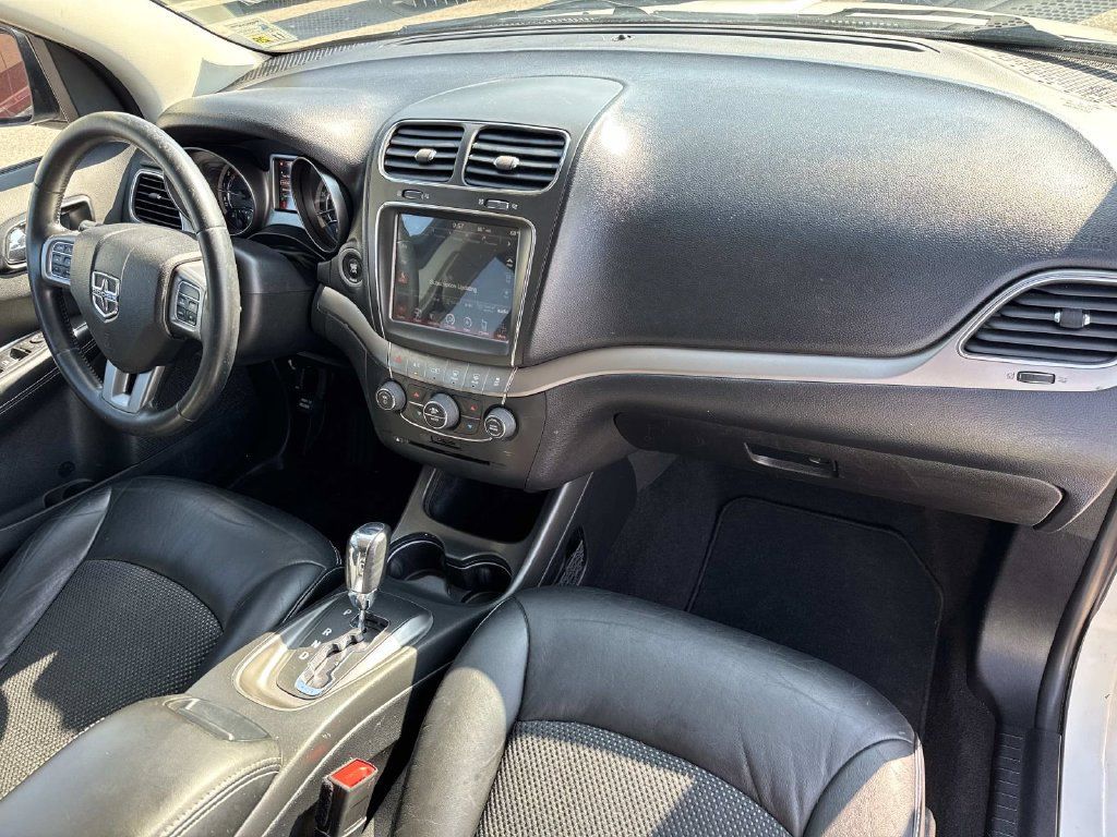 Used 2016 Dodge Journey Crossroad FWD image 12