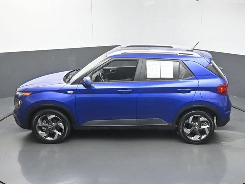 Used 2024 Hyundai Venue SEL FWD image 45