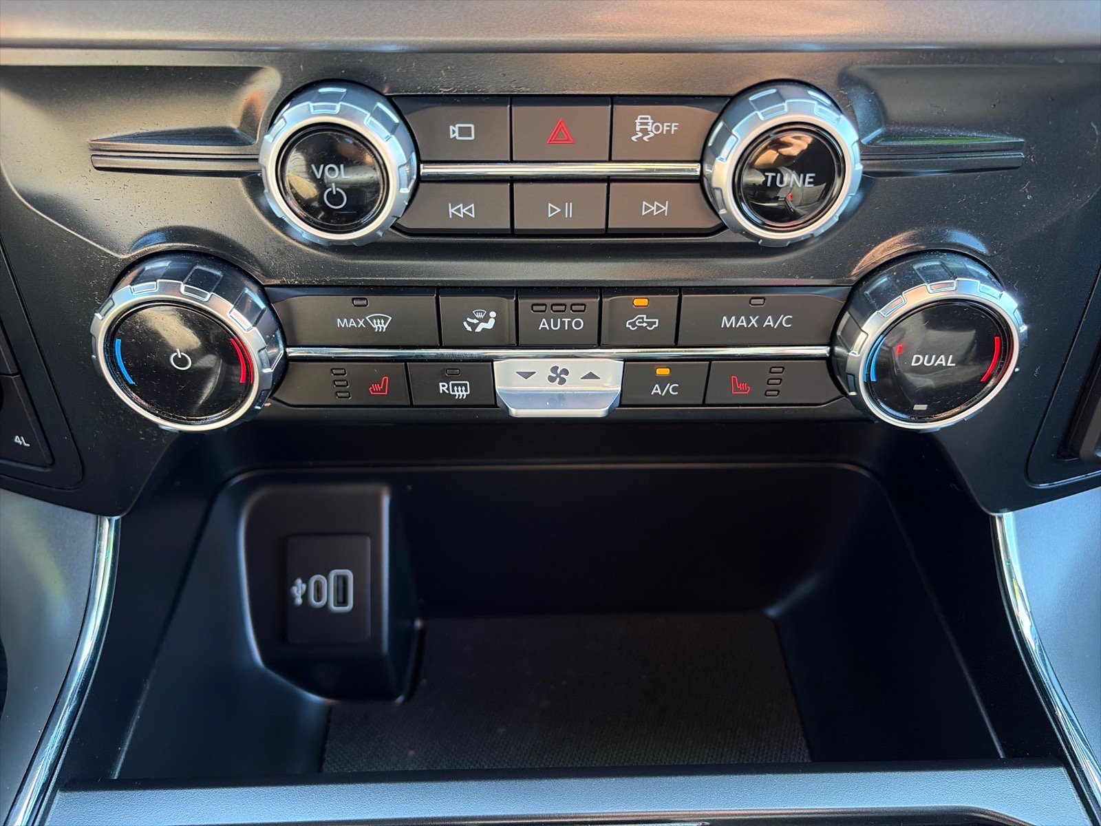 Used 2025 Ford F150 XLT w/ Equipment Group 302A MID AWD/4WD image 21