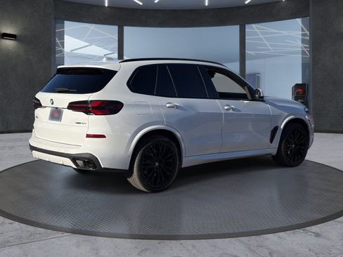 Used 2025 BMW X5 sDrive40i w/ M Sport Package RWD image 6