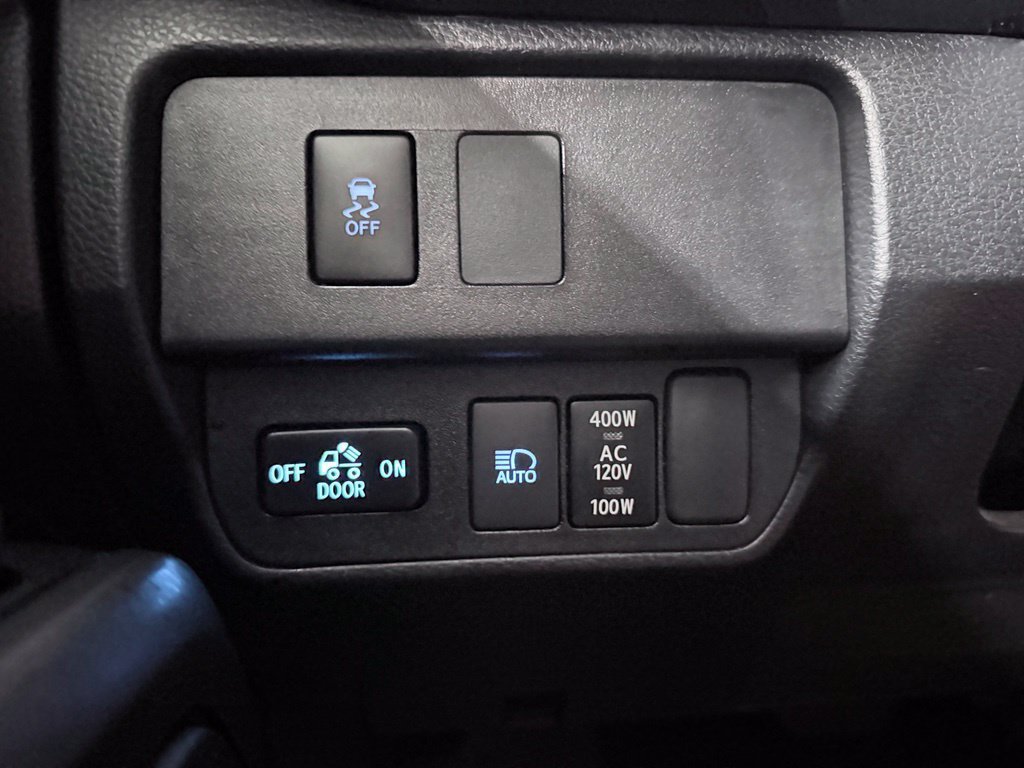 Used 2022 Toyota Tacoma TRD Sport w/ TRD Premium Sport Package AWD/4WD image 23